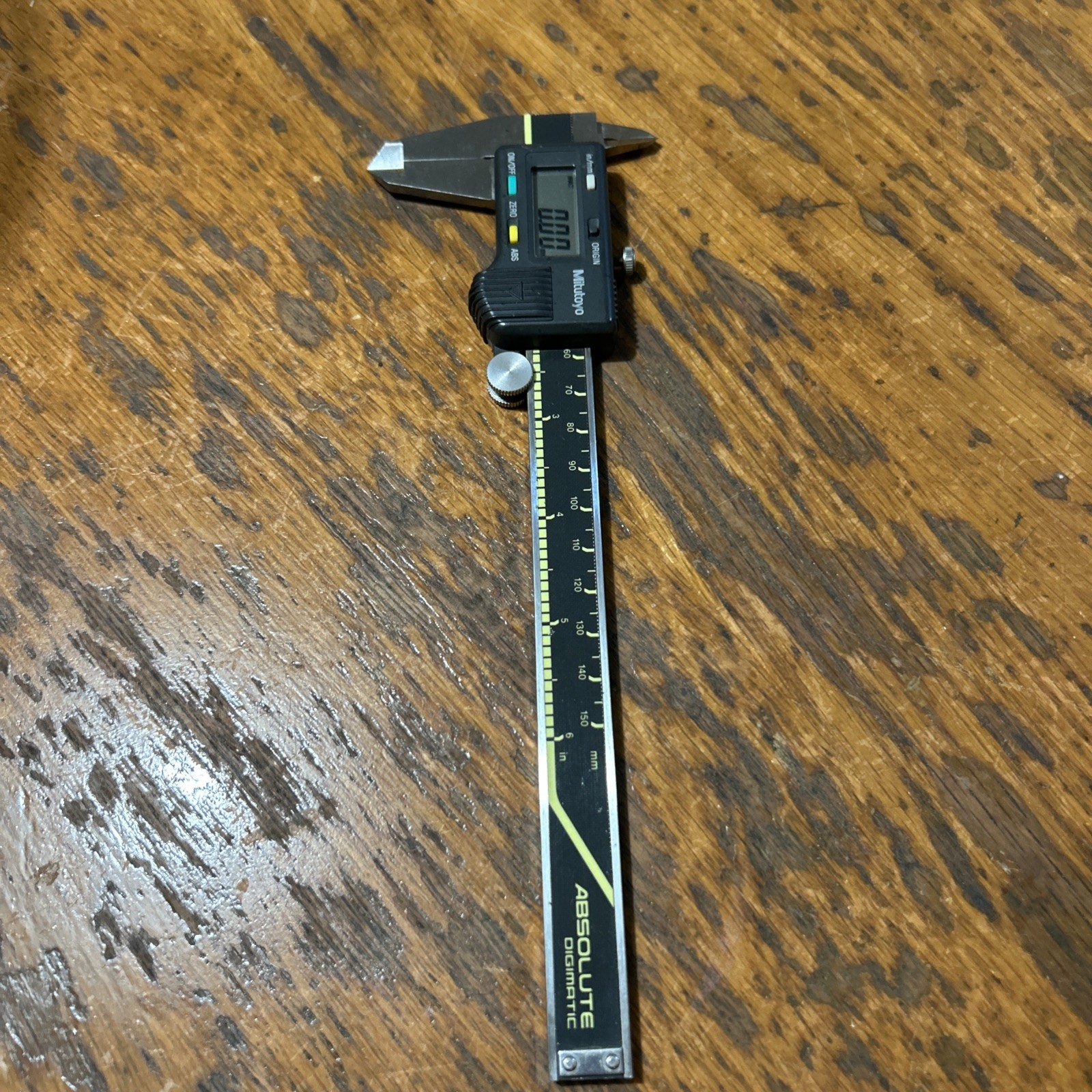 0-6″/ 0-150mm Absolute Digimatic Caliper Mitutoyo working with case pre-owned