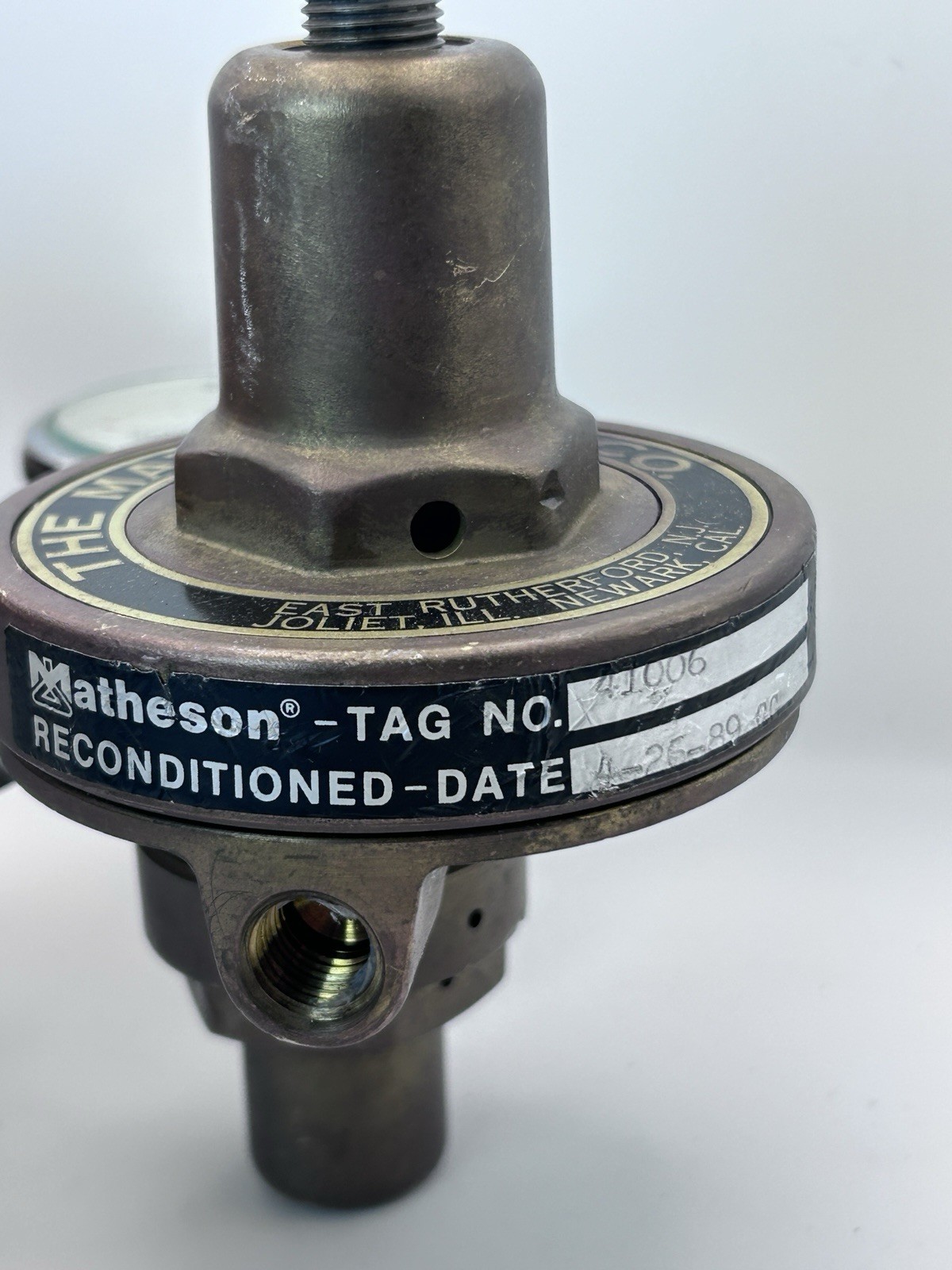 Matheson Dual Gauge Gas Pressure Regulator 100 / 3000 PSI K63 Made In The USA