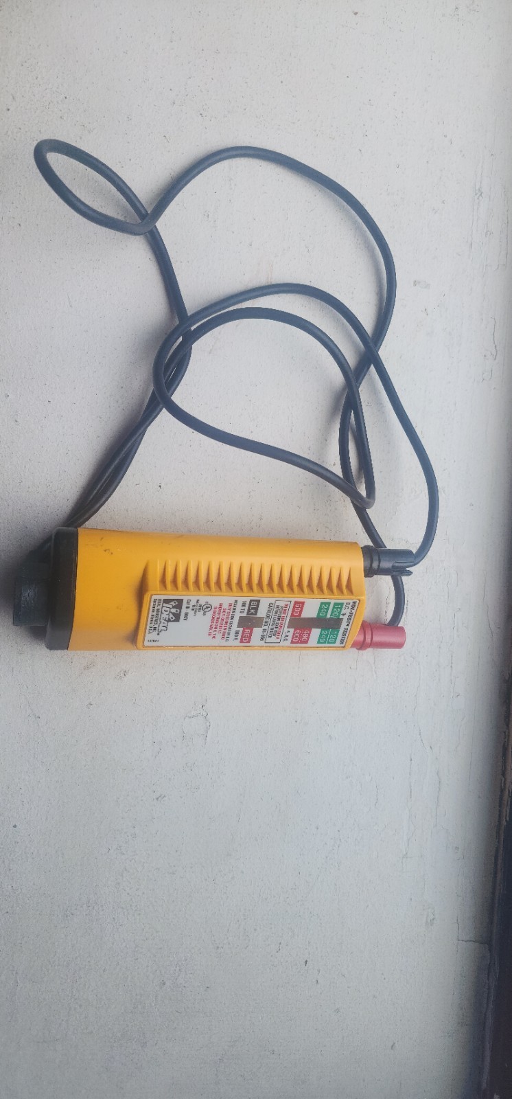 Ideal Contact Voltage Tester 100-600V CAT III 600V 60Hz Max Voltage 600V 61-065