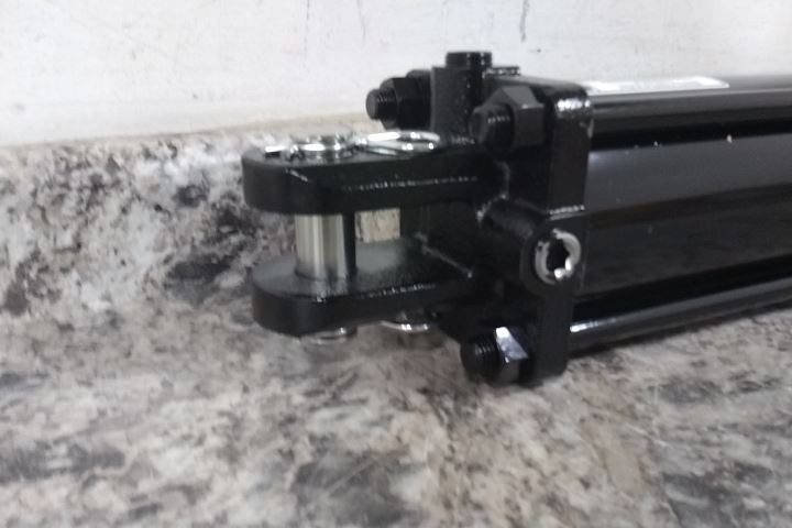Maxim 218-369 4 In Bore Dia 36 In Stroke Length 2500 Max PSI Hydraulic Cylinder