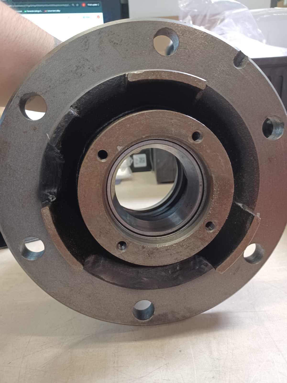 150.T1601 Watson & Chalin 8K Steerable Lift Axle Wheel Hub