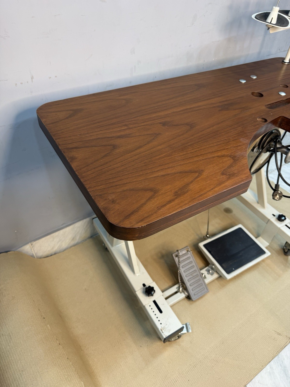 Custom Table Set for Union Special 43200G – Stand, Pedal, Belt, Thread Stand
