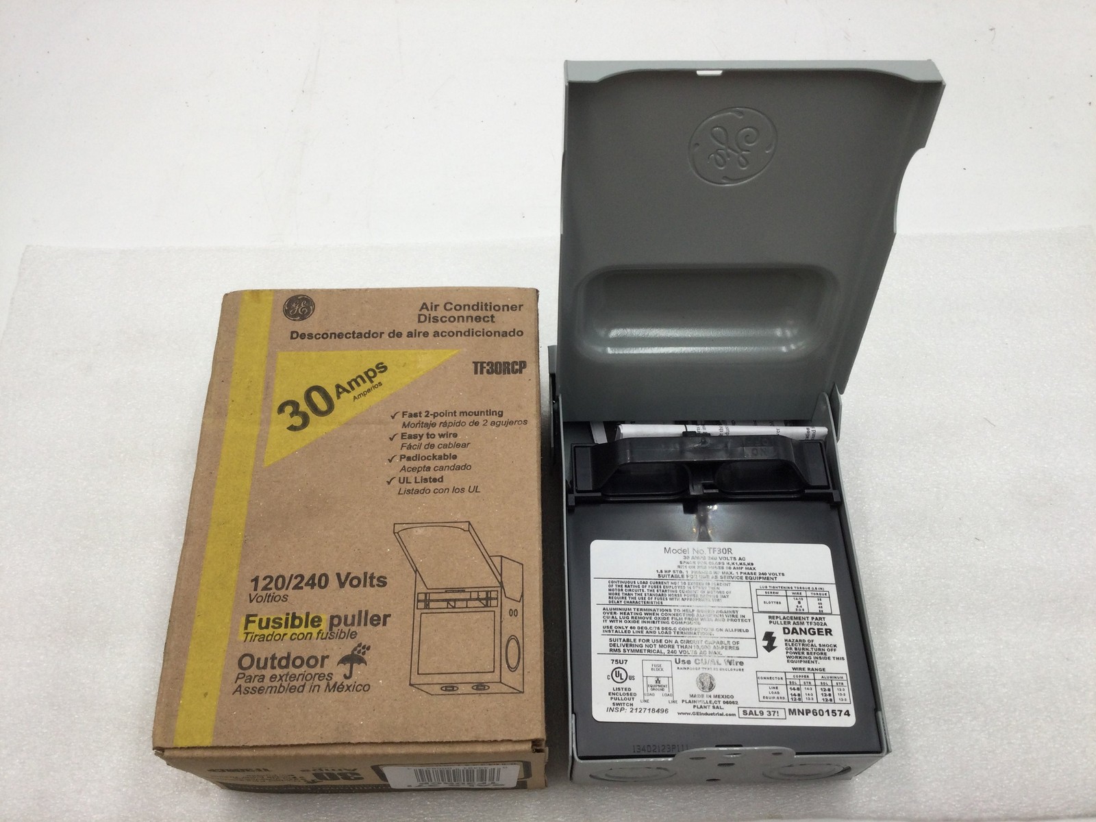 GE General Electric TF30R / TF30RCP 30 Amp 120/240V Fusible Outdoor Disconnect