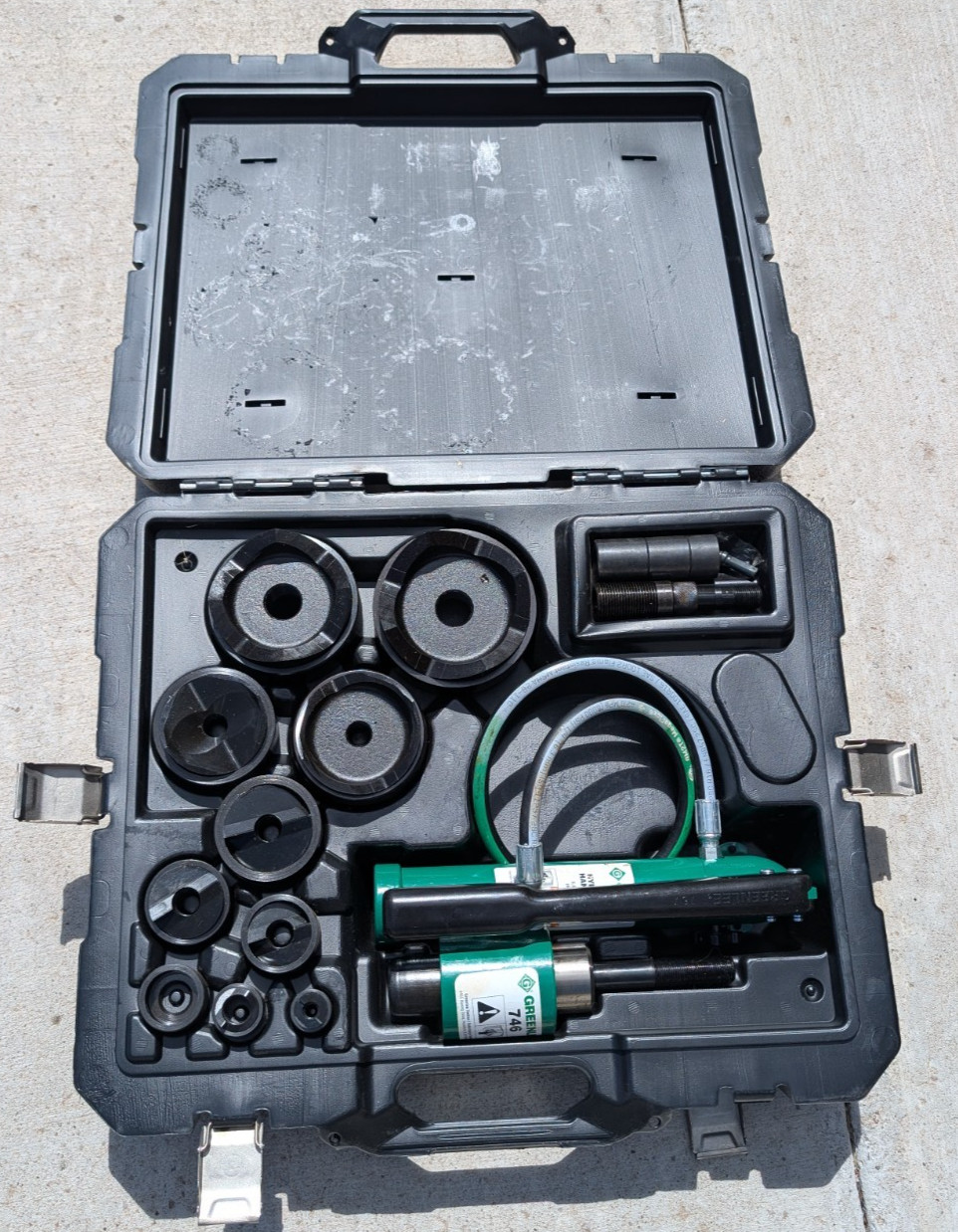 GREENLEE 7310SB 1/2″-4″ hydraulic punch driver in great condition