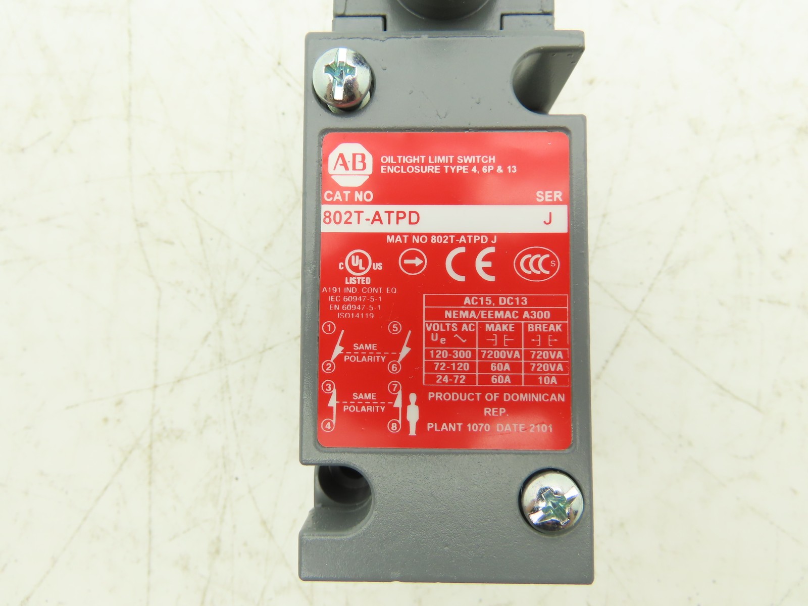 Allen Bradley 802T-ATPD Plug In Oiltight Limit Switch Roller Arm Spring Return