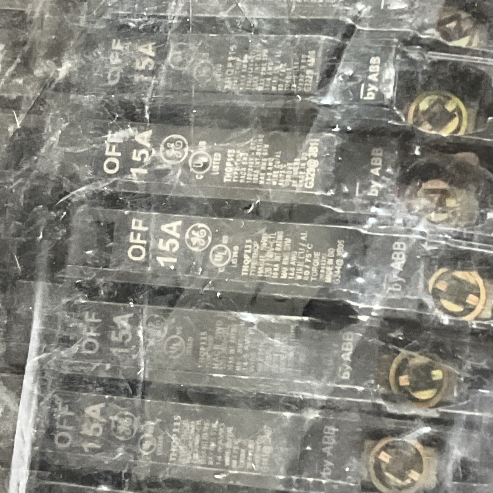 GE – THQP115- 15A – 1 Pole – Thin Style – 120/240V – 10kAIC – THQP1115 NEW!!1