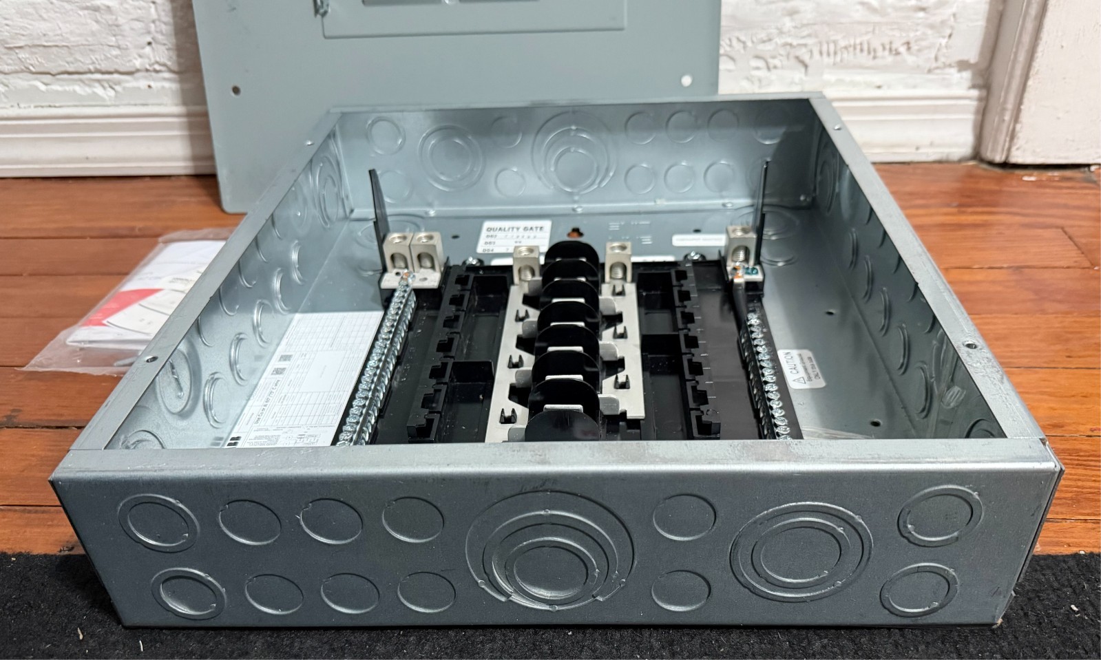 ABB TLMQ1412CCU 125A 14-Space 28-Circuit Indoor Main Lug Load Center (PLS READ)