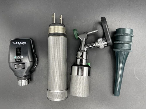 Welch Allyn 21760 Operating Otoscope and 11720 Ophthalmoscope Veterinary Set