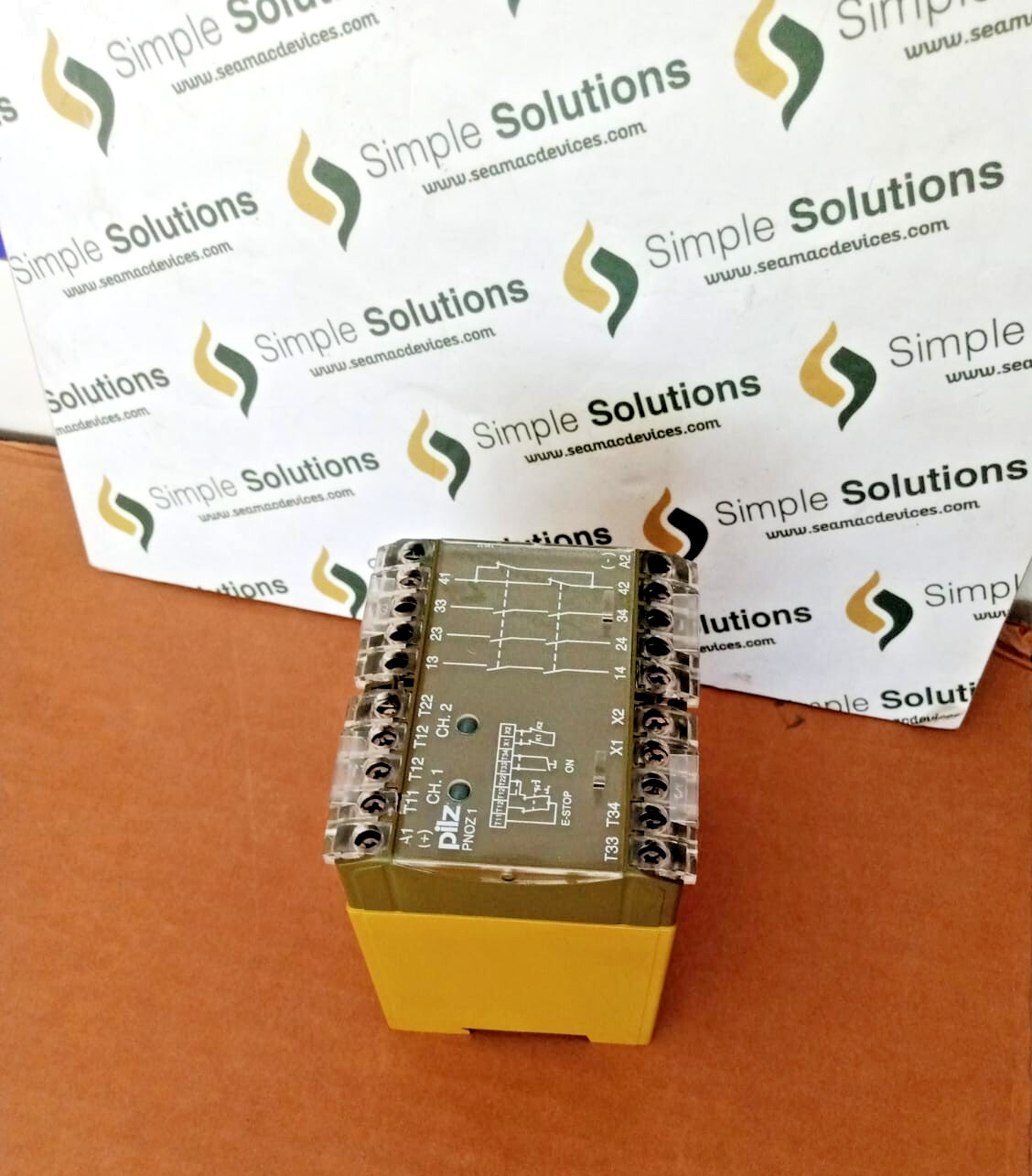 1PC- Pilz PNOZ 1 3S/1O Safety Relay 475695 24VDC/3.5W, 230V- New