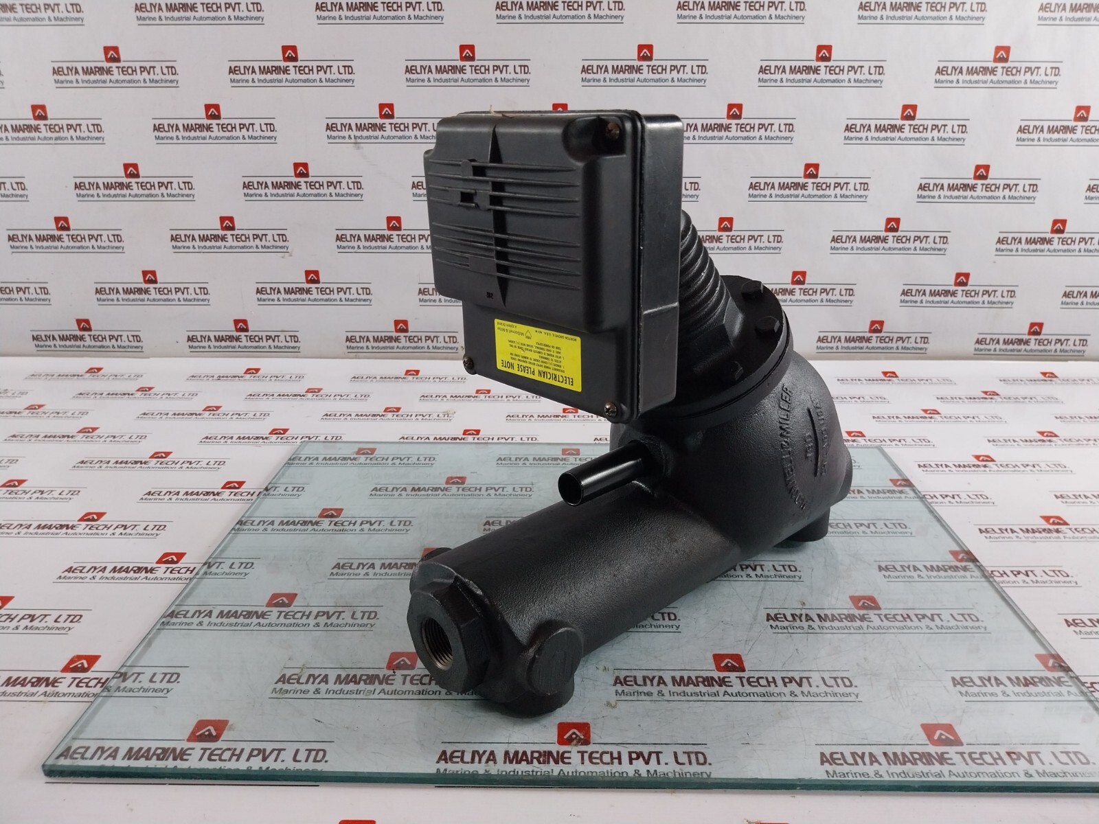 McDonnell & Miller 150SHD Low Water Cut-off/Pump Controller 150 PSI 115V/230V AC