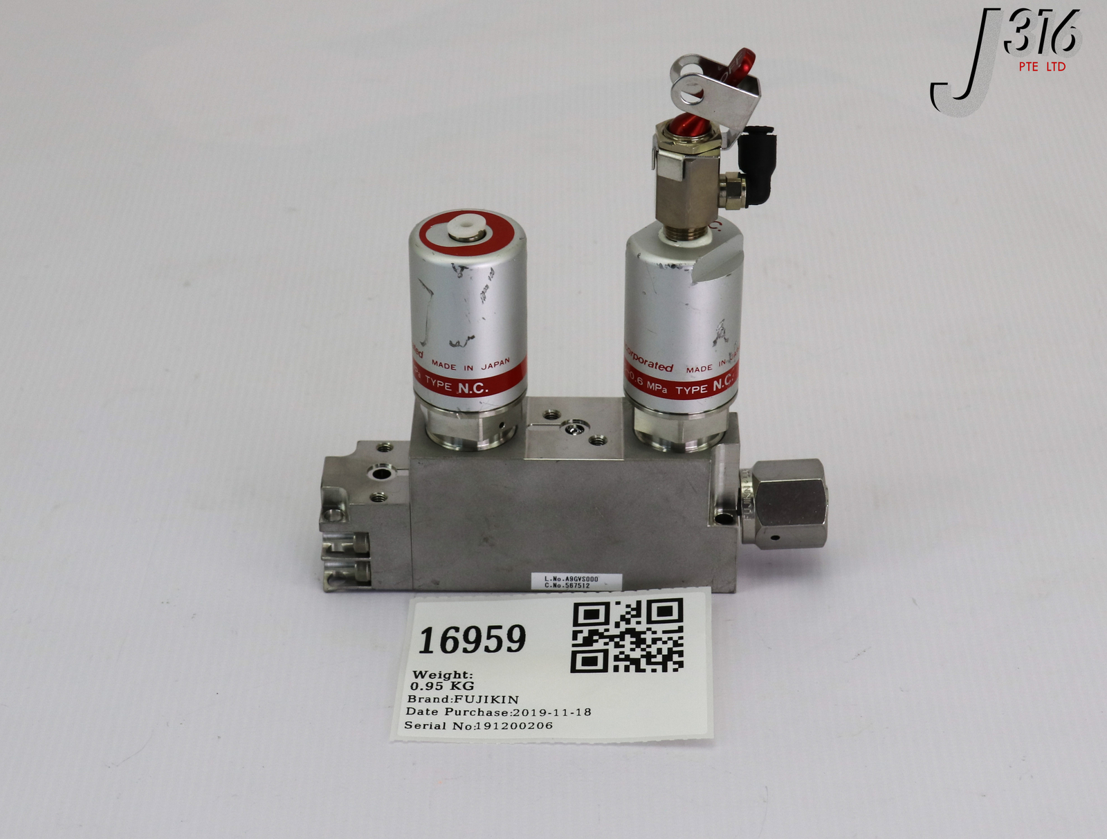 L16959 (LOT OF 30) FUJIKIN BLOCK VALVES, TYPE N.C., O.P. 0.5~0.6MPA 567512