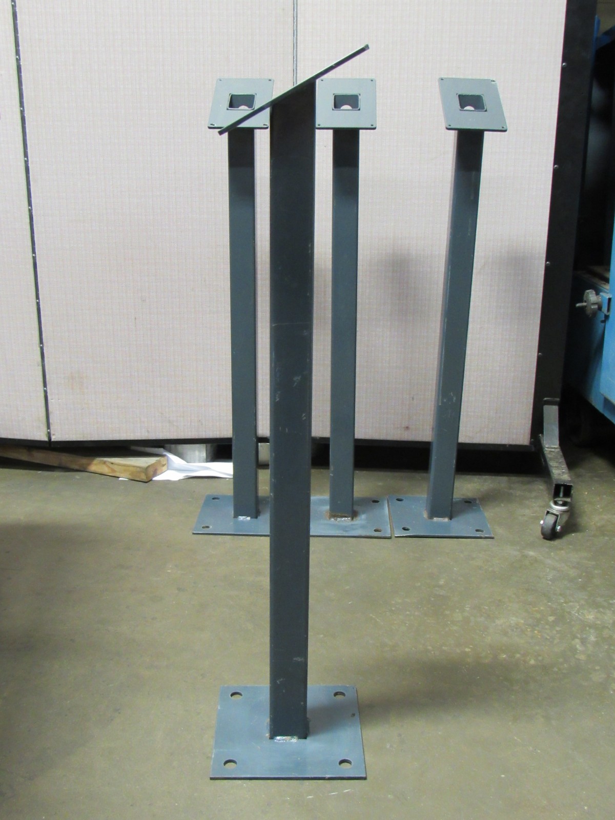 NO NAME 34-3/4″ HEIGHT FLOOR MOUNT PUSH BUTTON CONTROL PEDESTAL STAND