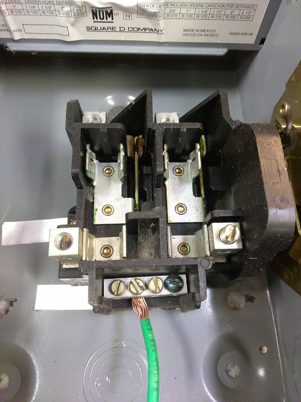 Square D D221NRB SER E3 Disconnect 30A 240VA SAFETY Switch TYPE 3R (BMBS-2B