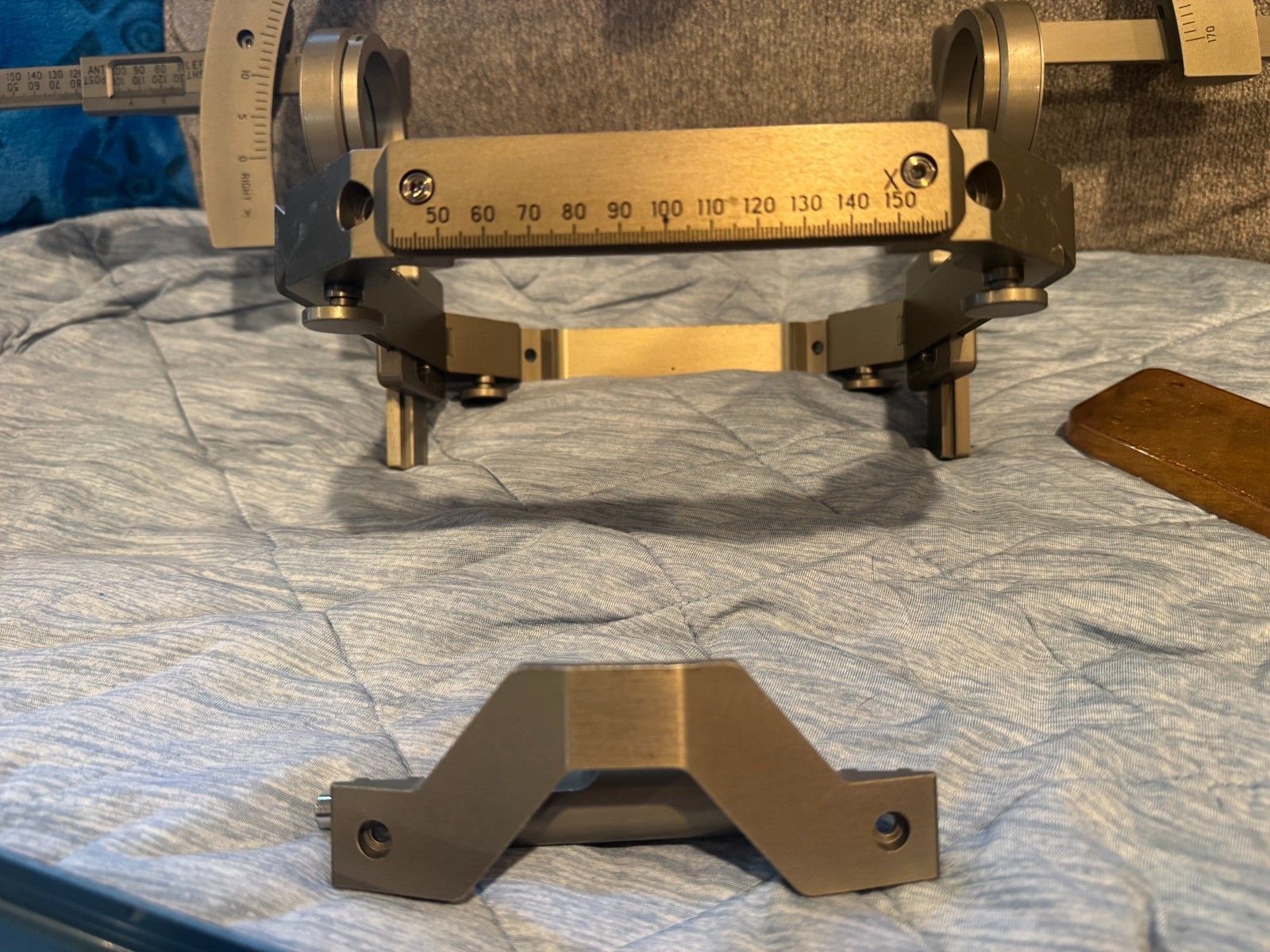 Leksell Multi Purpose Stereotactic System: Head Frame Arc , G Frame and Clamp