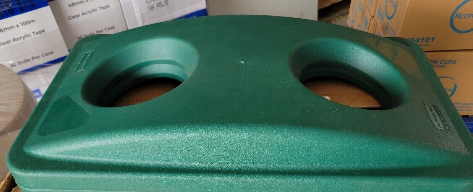 USED Rubbermaid 20″ x 11″ Slim Jim Bottle Can Recycle Lid Green 2692-88(DR)