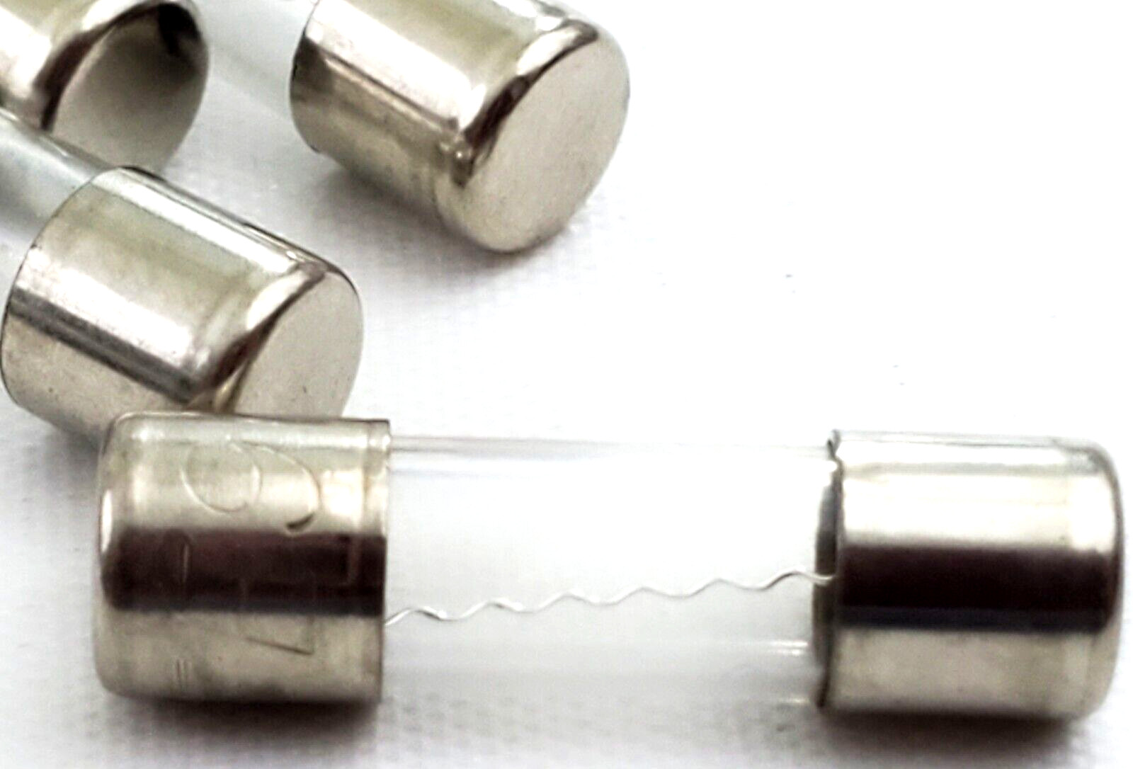 Lot of 10 Littelfuse SFE9 32V 9 Amp Fast Acting Automotive Glass Fuses 1/4 x 7/8