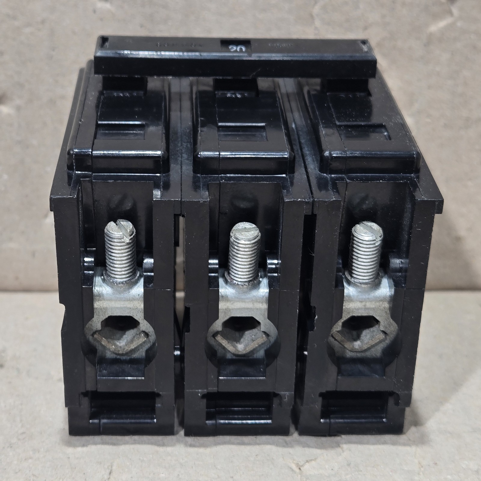 NEW EATON CUTLER HAMMER BAB3020H Circuit Breaker 3 POLE 20 AMP