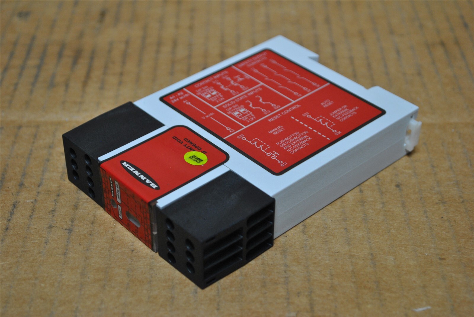 Banner Universal Input Safety Relay Part No. UM-FA-9A