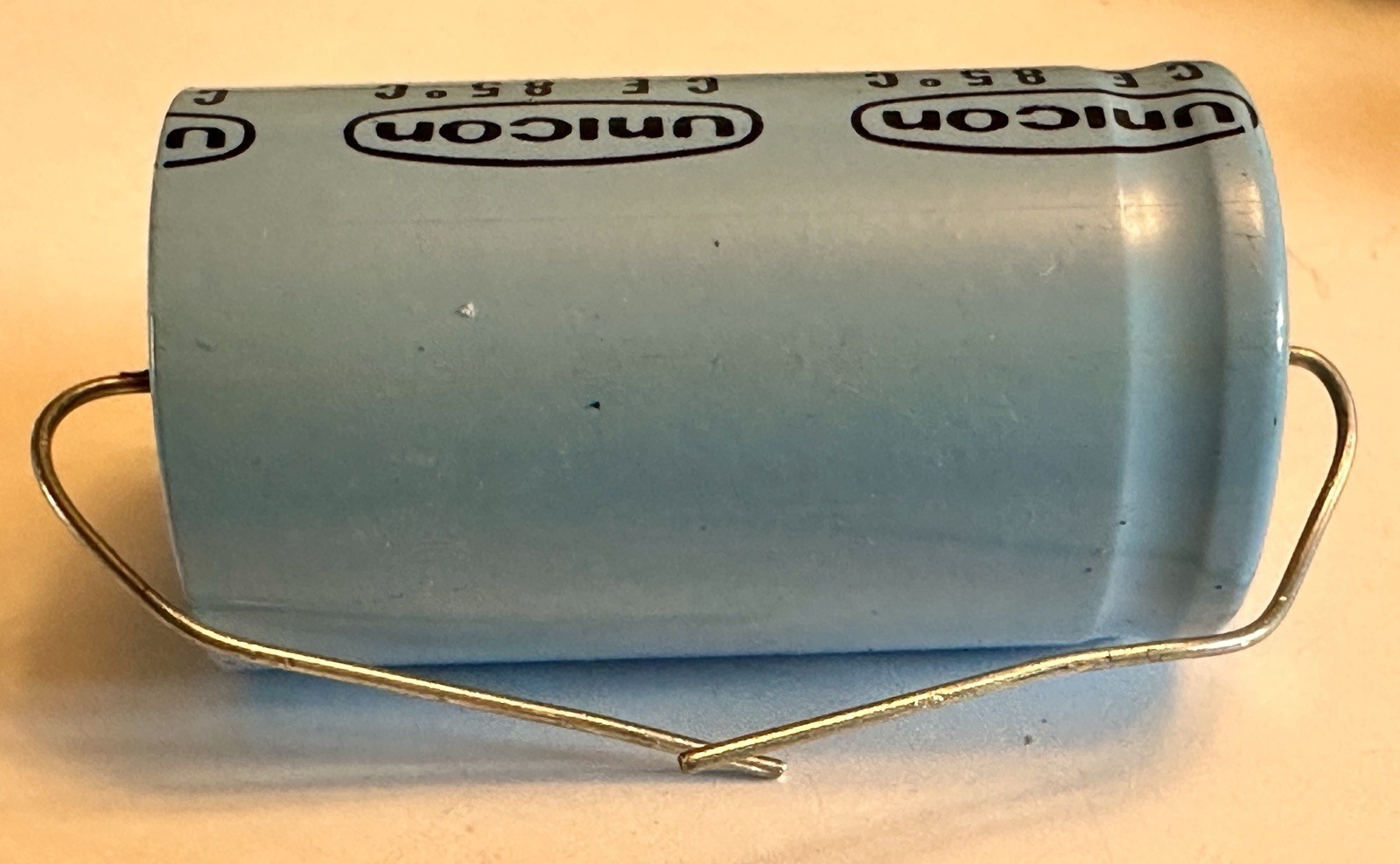 Lot of 26 Unicon 3300uF 35V 85C Axial Electrolytic Capacitors Japan