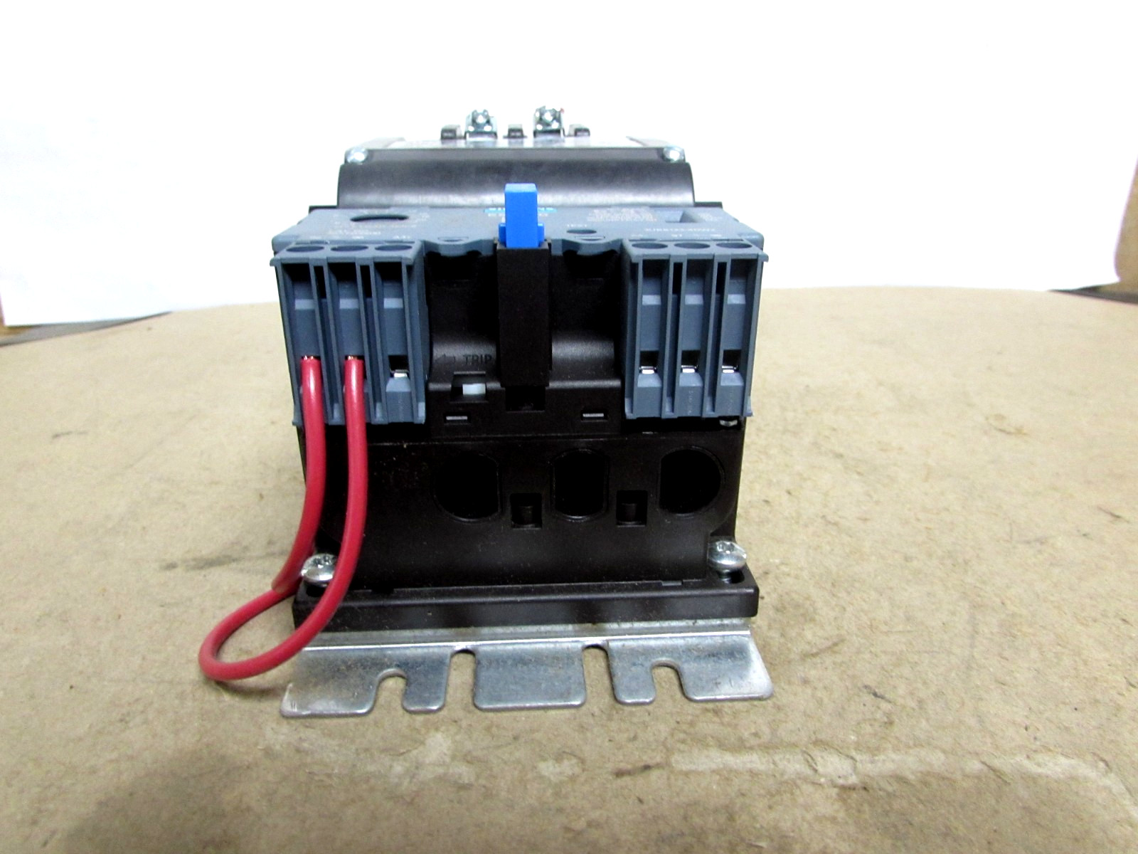 Siemens 14CUC32AH Size 0 Starter W/ 480v Coil – 3-12a Overload (NEW – IN BOX)