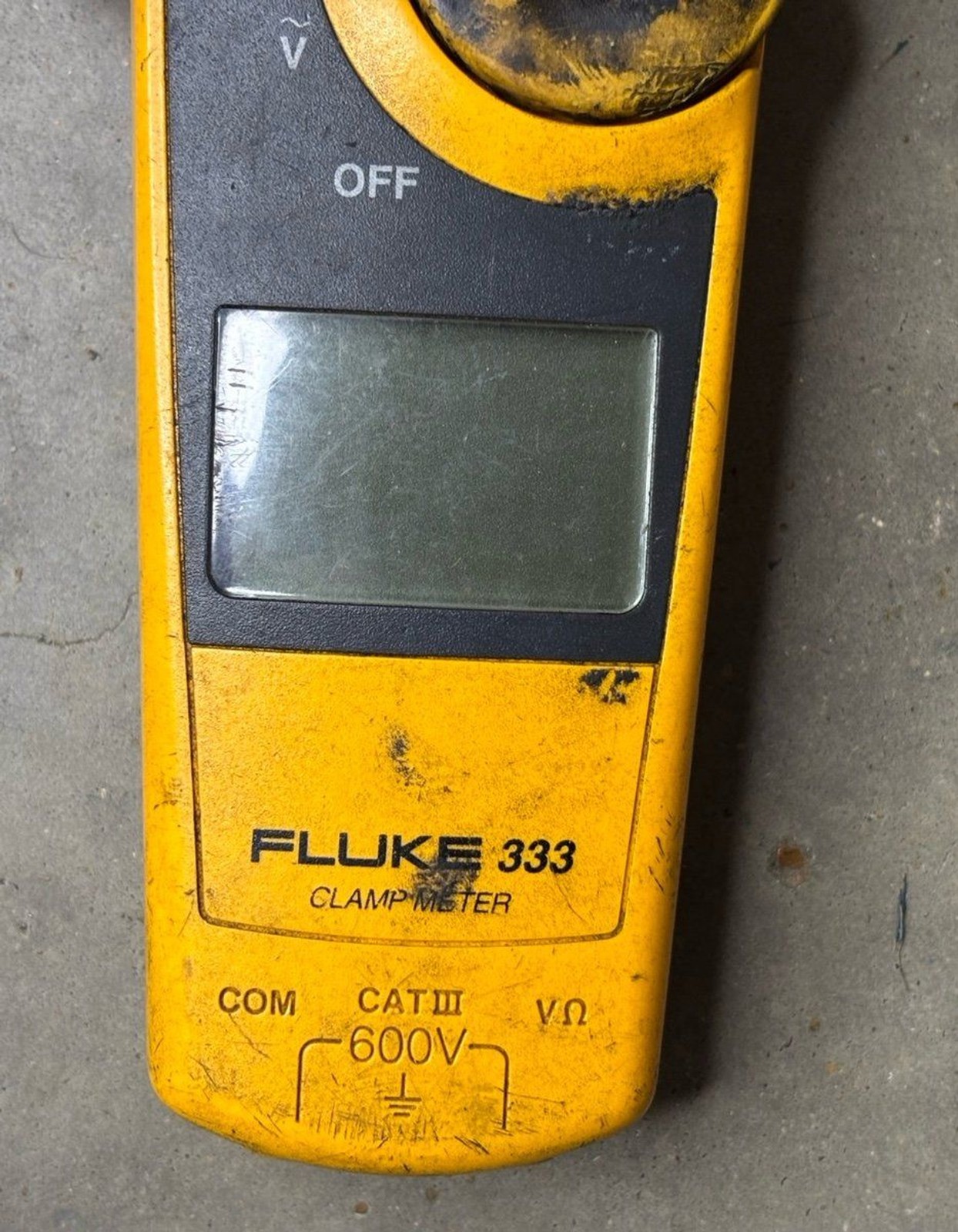 Fluke 323 True RMS Clamp Meter CAT III 4000 Count 600V 400A