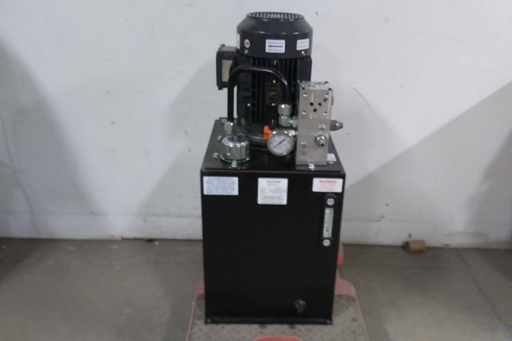 Monarch T94C405C93F0-01 5 HP 1800 RPM 208-230/460VAC 15 Gal Hydraulic Power Unit