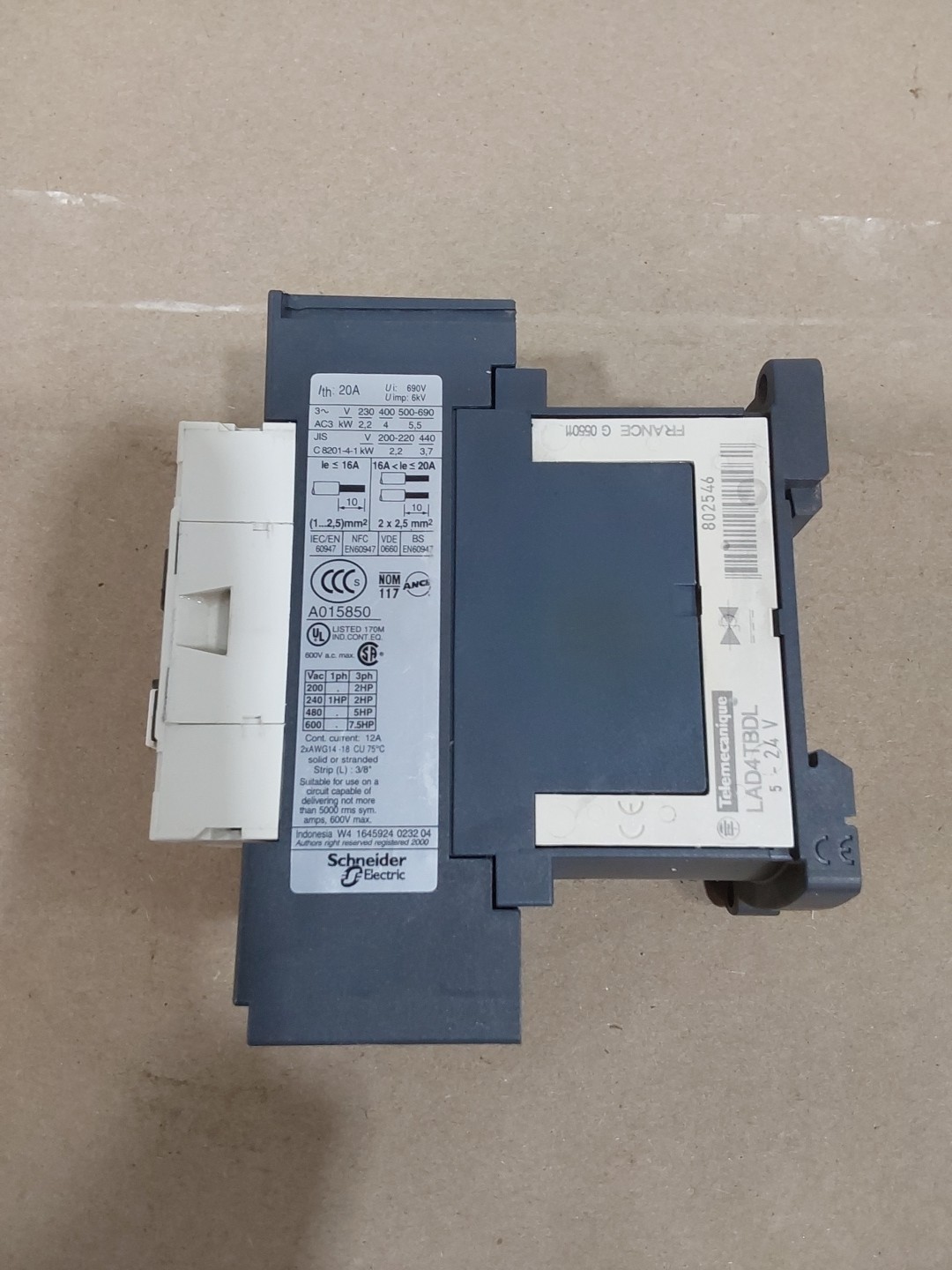 Schneider Electric LC1D093BD Contactor 24VDC 400KW/400V, 5HP/480V