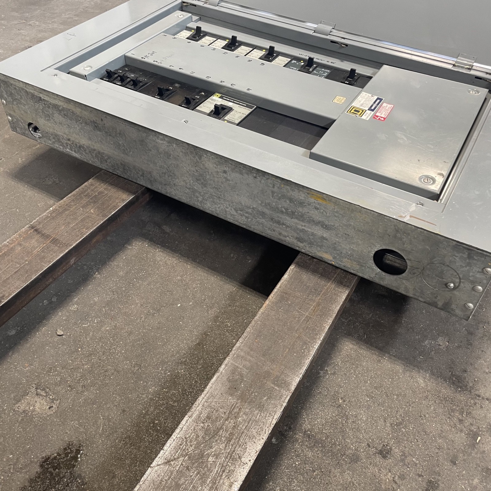 Square D 400A I-Line Panelboard 277/480V 3Ph 4W MLO – 400 Amp
