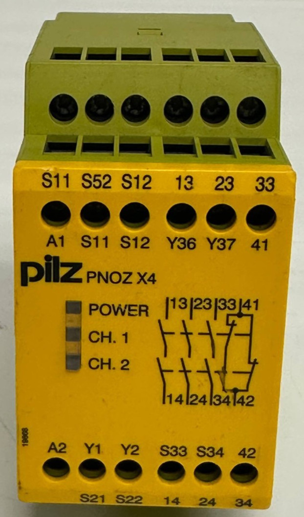 PILZ PNOZ X4 24VDC SAFETY RELAY 774730 3NO 1NC E-STOP SAFETY CONTROLLER