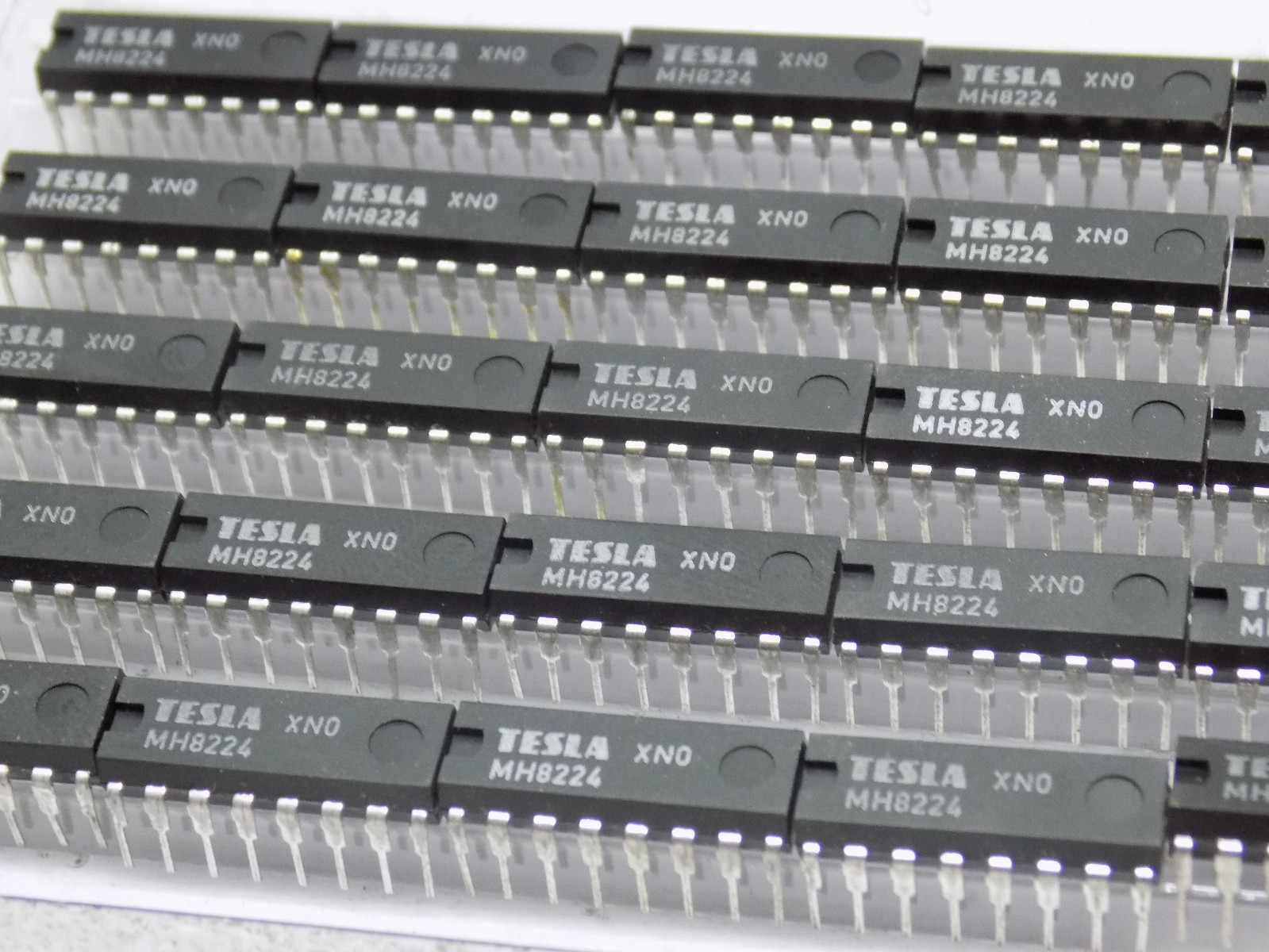 2x Tesla MH8224 Bipolar logic ICs, peripheral circuits microprocessor system