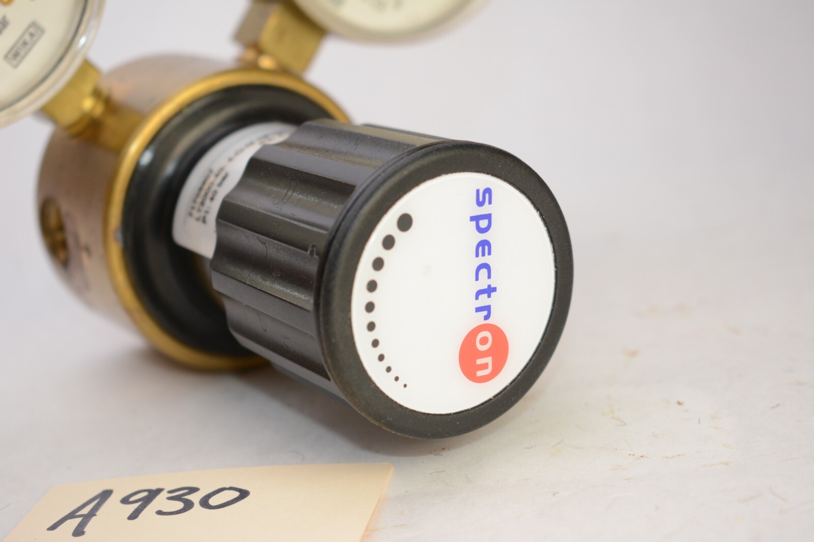 SPECTRON PRESSURE REGULATOR LT2000-40-4-NFG/FG/O2