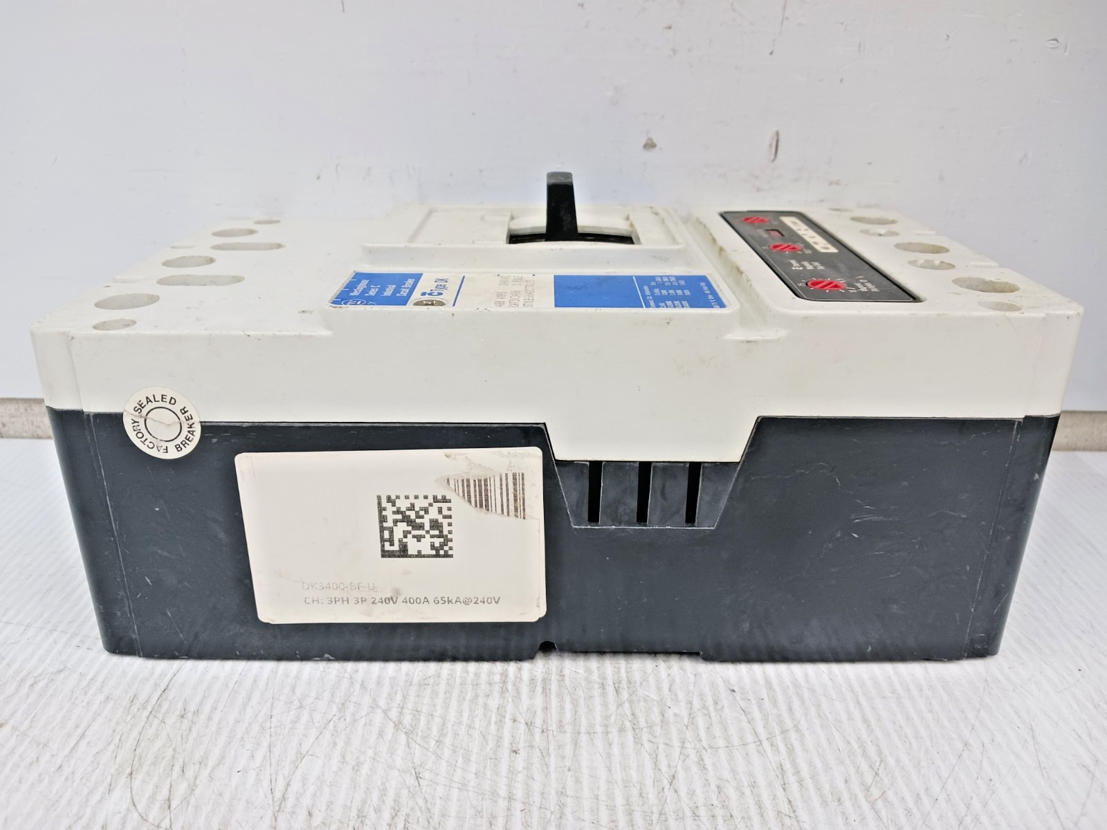 Westinghouse 400A Circuit Breaker 3P 240 VAC DK3400 W/ 400A Trip (Missing Lugs)