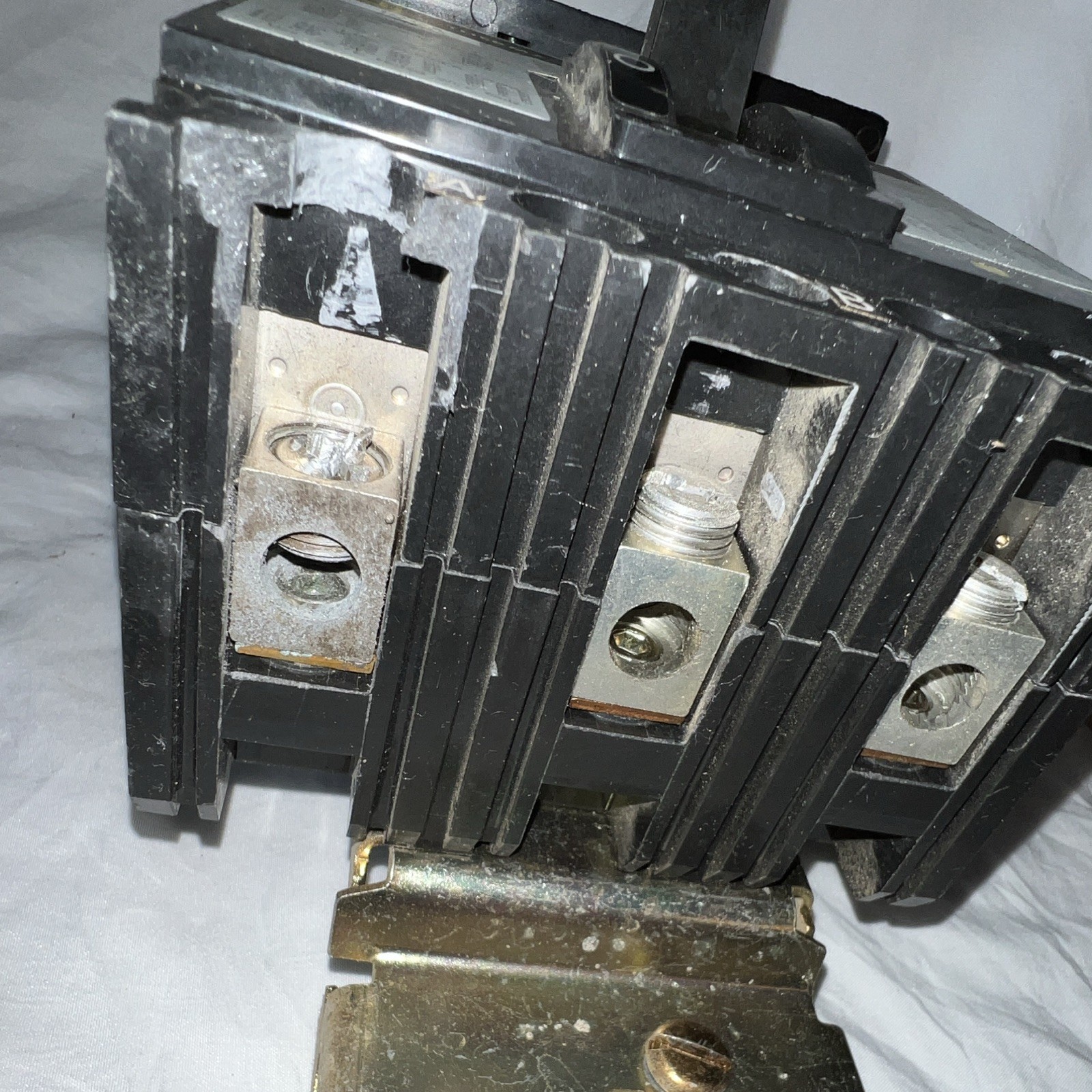 Square D FH36100 100A 3-Pole Thermal-Magnetic Circuit Breaker 451-500V