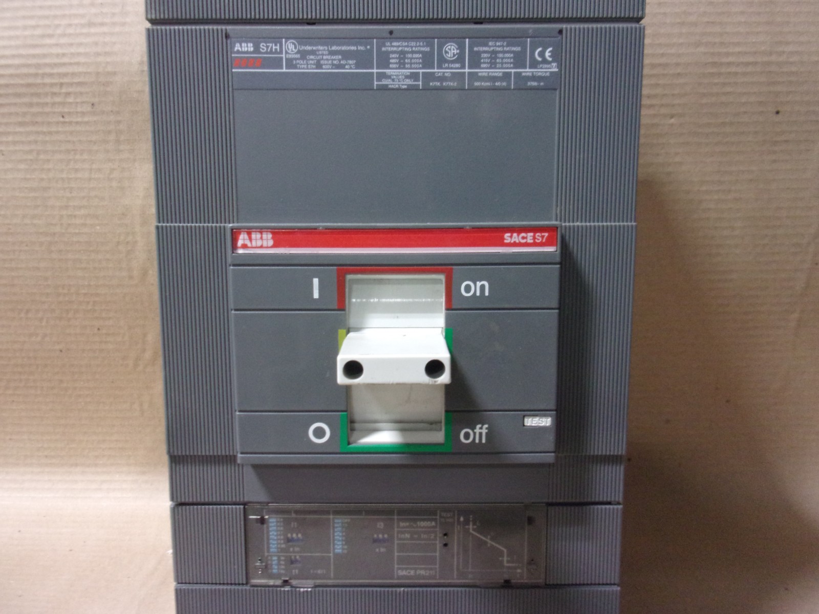 ABB S7H SACE S7 3 Pole 1000 Amp 600V Shunt Trip & AUX Circuit Breaker