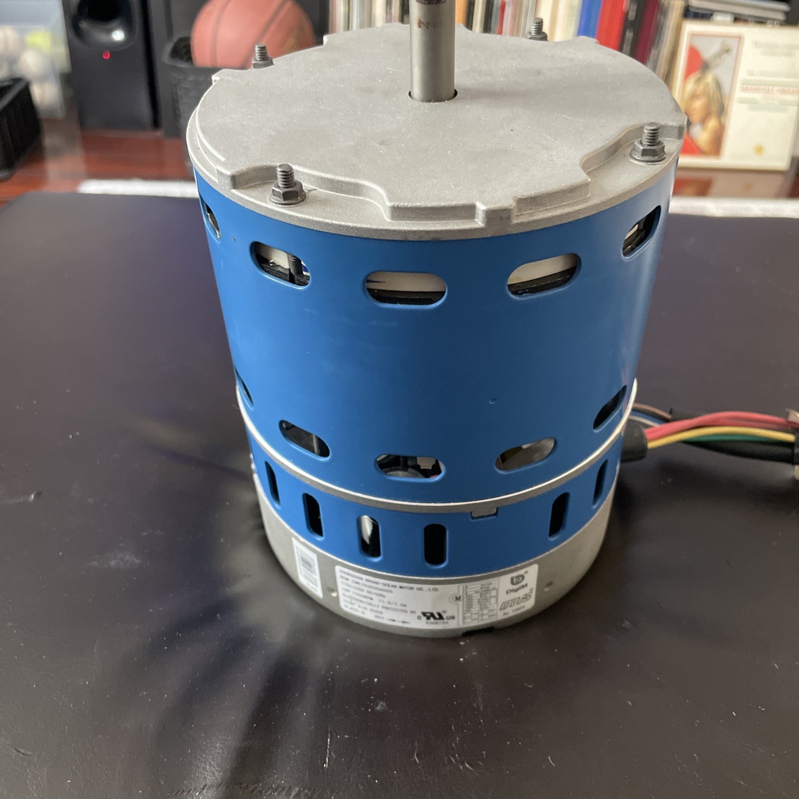 1 HP 115v/230v 50/60 Hz Fan Motor For a 4 Ton AC. See Pictures For Specs.