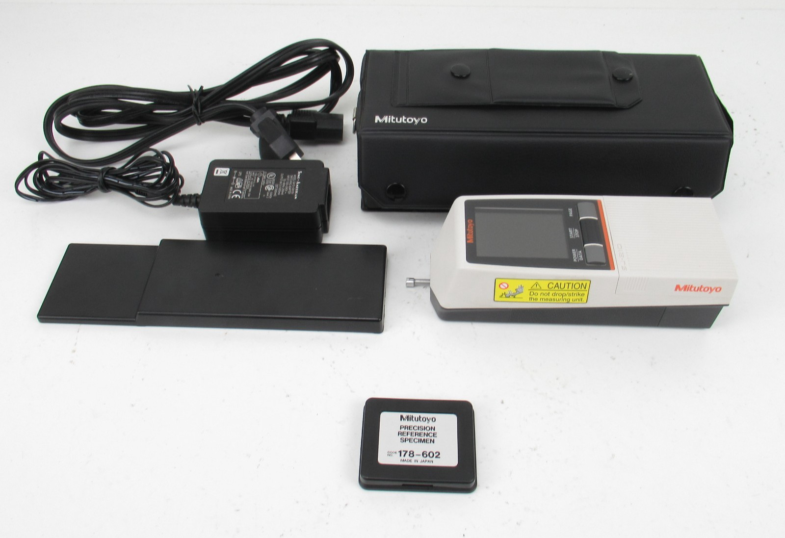 MITUTOYO SJ-210 PORTABLE SURFACE ROUGHNESS TESTER W/
