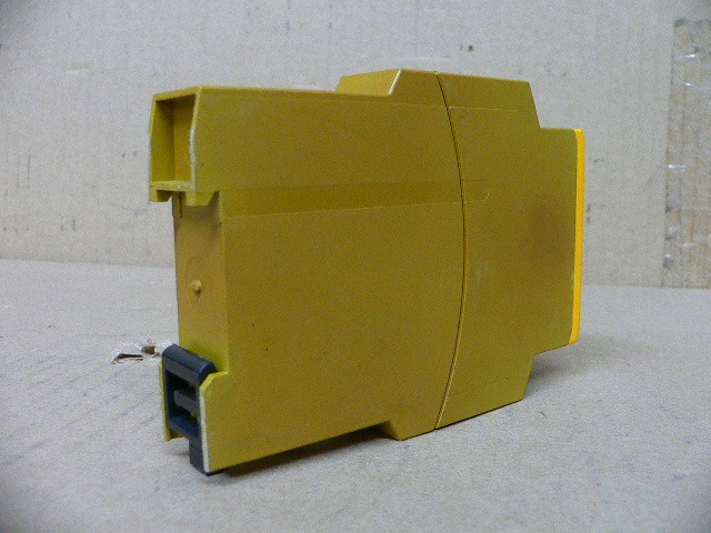 Pilz 774580 Used Pze X4v 0,5/24Vdc 4N/O Flx Safety Relay 774580