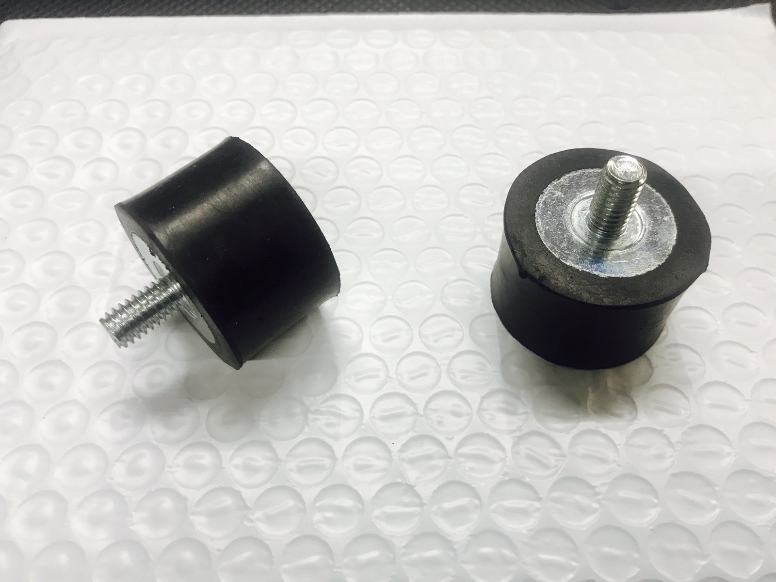 GS-0033 DEVILBISS, BRIGGS GENERATOR PRESSURE WASHER VIBRATION ISOLATOR MOUNT 2PK