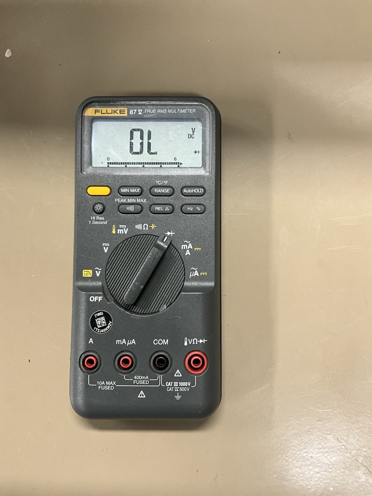 FLUKE 87 V TRUE RMS MULTIMETER POWERS ON