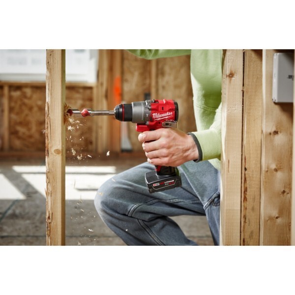 Milwaukee CANADA 12V Li-Ion Brushless Cordless 1/2 in Hammer Drill Kit