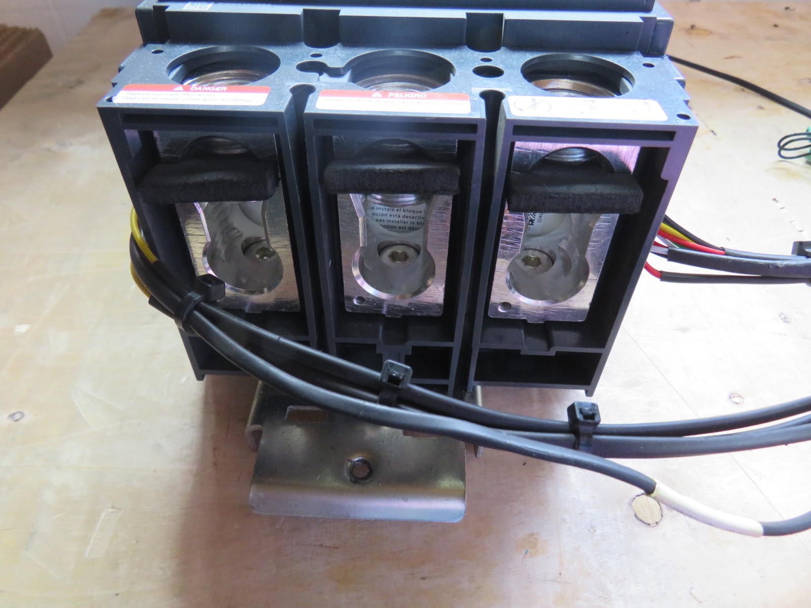 SQUARE D POWER PACT LJA36400 400A,3P, 600V I-LINE CIRCUIT BREAKER