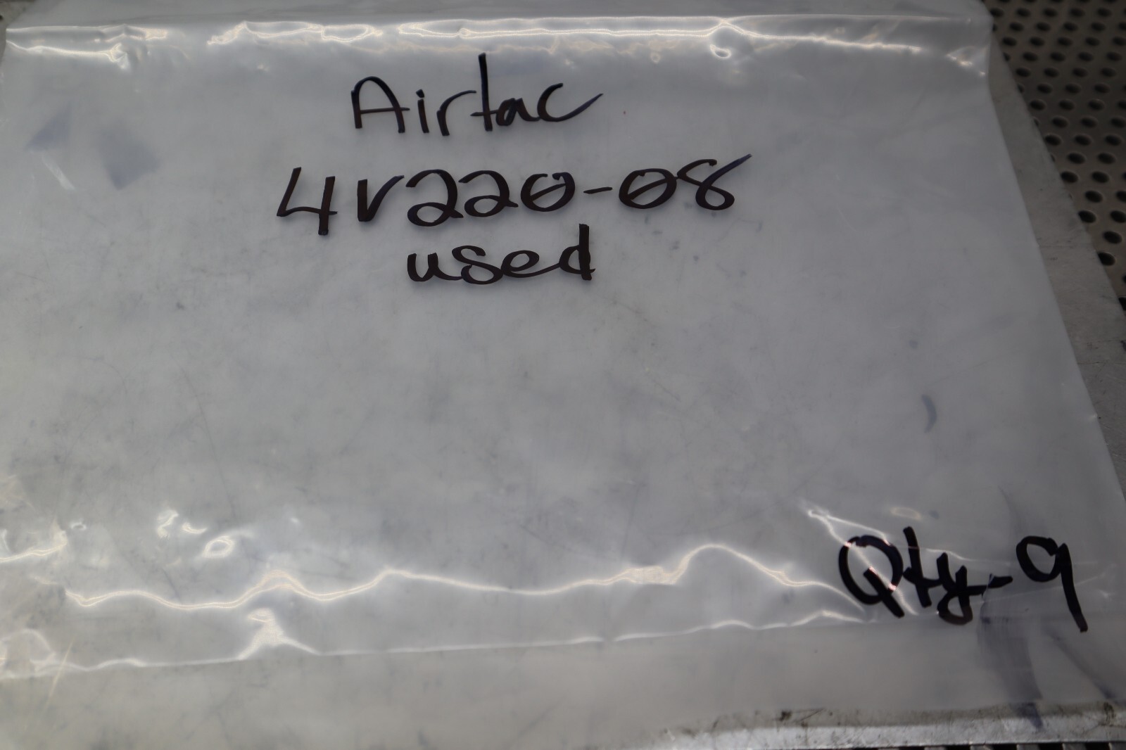 AIRTAC 4V220-08 Solenoid Valve 0.15-0.8MPa With DC24V 3W Coil Used With Warranty