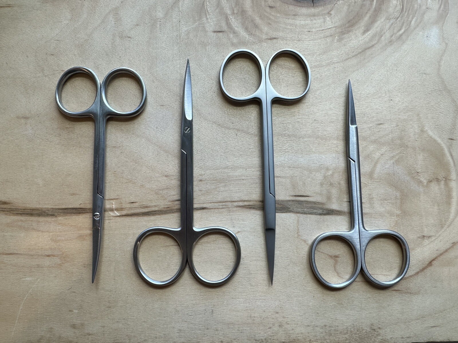 Lot 125 Iris Scissors, Curved And Straight Assorted Sizes (4 Pairs)