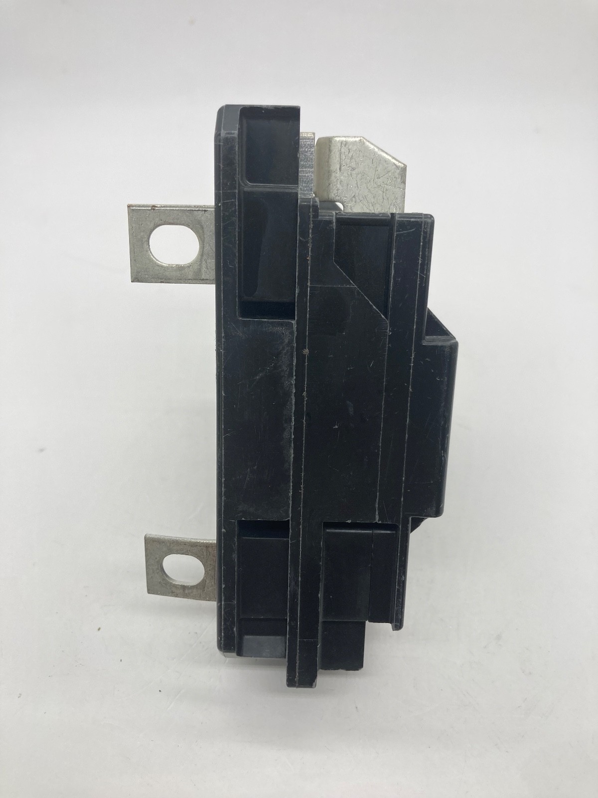 Square D QOM100VH8106 22kA 2Pole 100A 120/240V QOM1 Bolt On Main Circuit Breaker