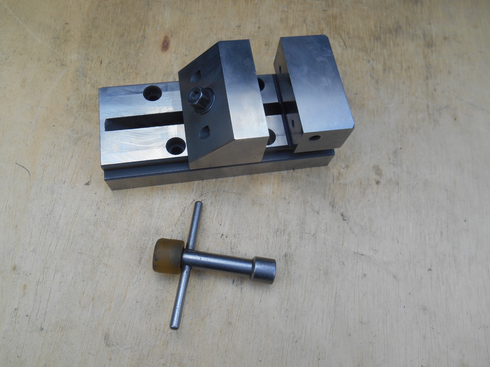 Hermann Schmidt 3″ machinist vise grinding vise