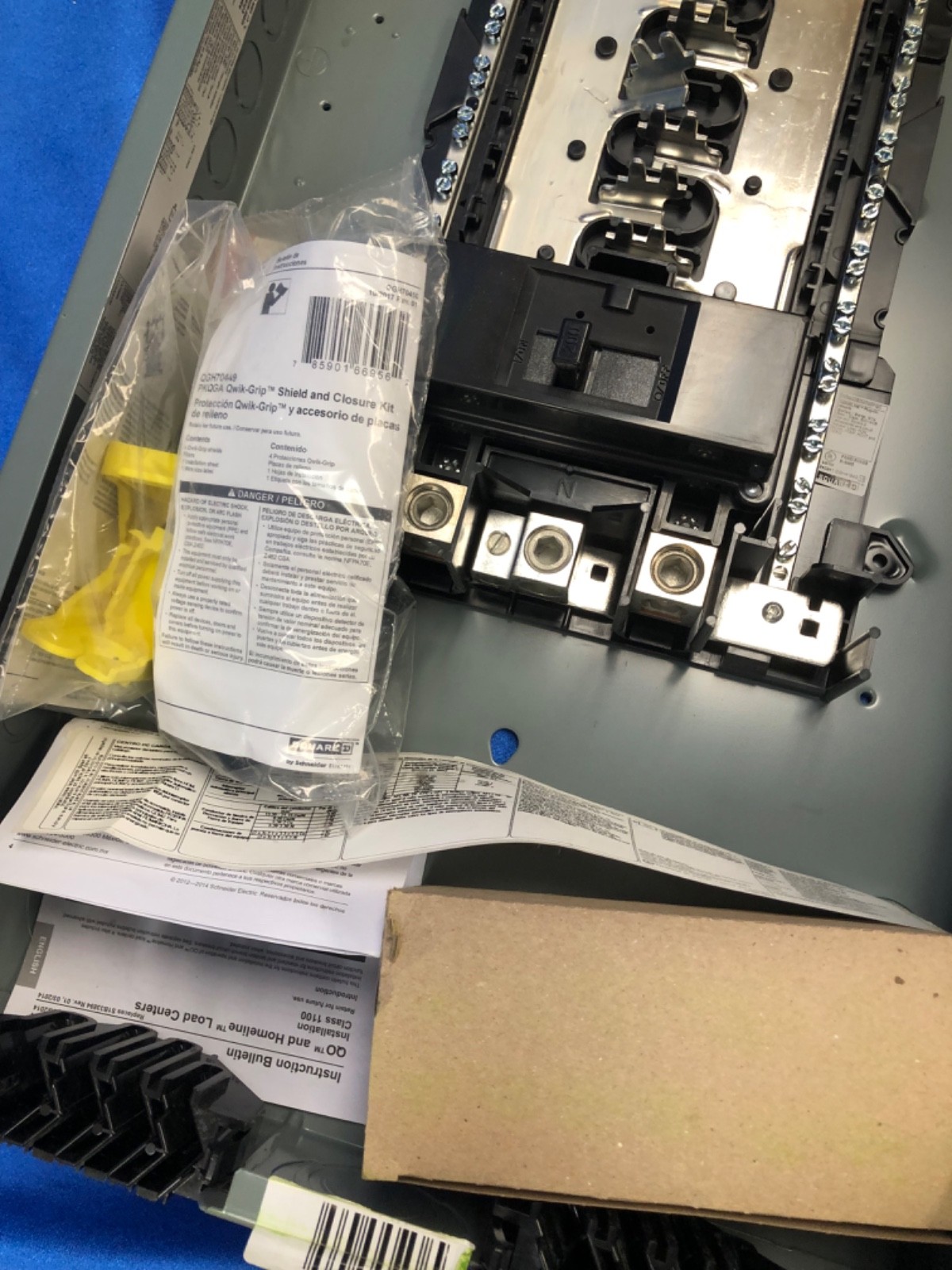 Square D HOM4080M200PC 200A 40 Space 80 Circuit Indoor Load Center No Cover
