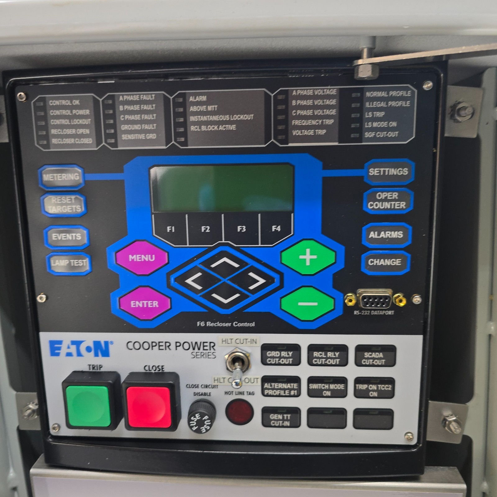 Eaton Cooper Power System F6-P2B Form 6 Recloser Control Mild Steel Cabinet