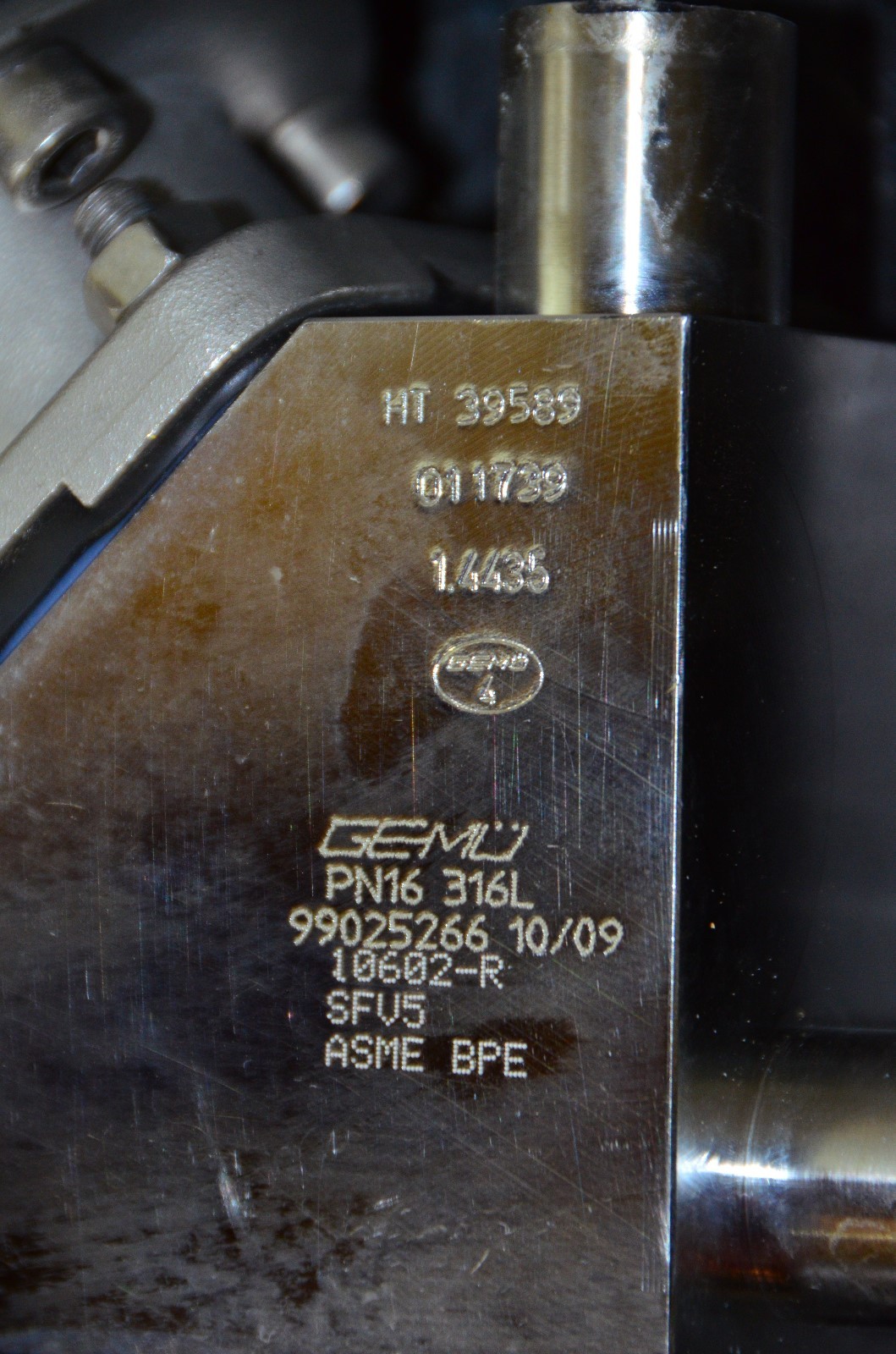 Gemu 687 2 Way Diverter Valve 1″ BW X BW X BW w/ 4222 Position Indicator