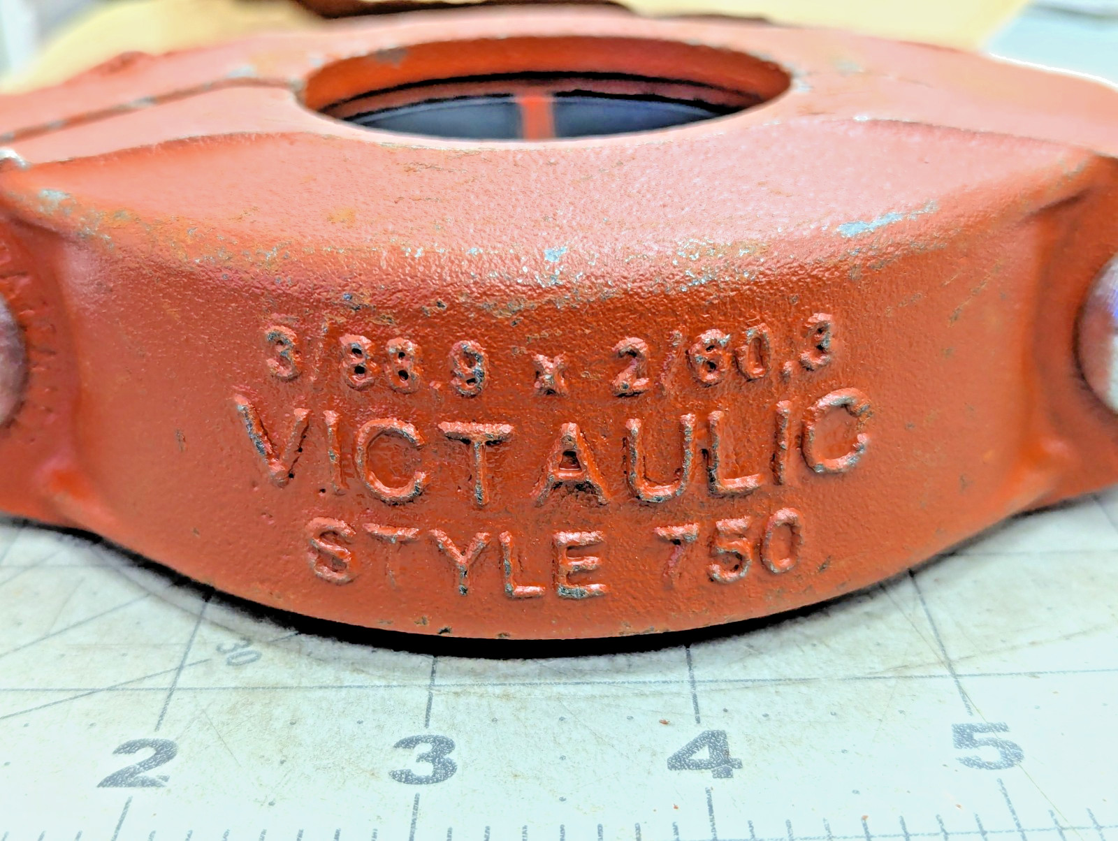 3” x 2” Victaulic FireLock™ Style 750 Painted Grooved Reducing Coupling [Z4FL]