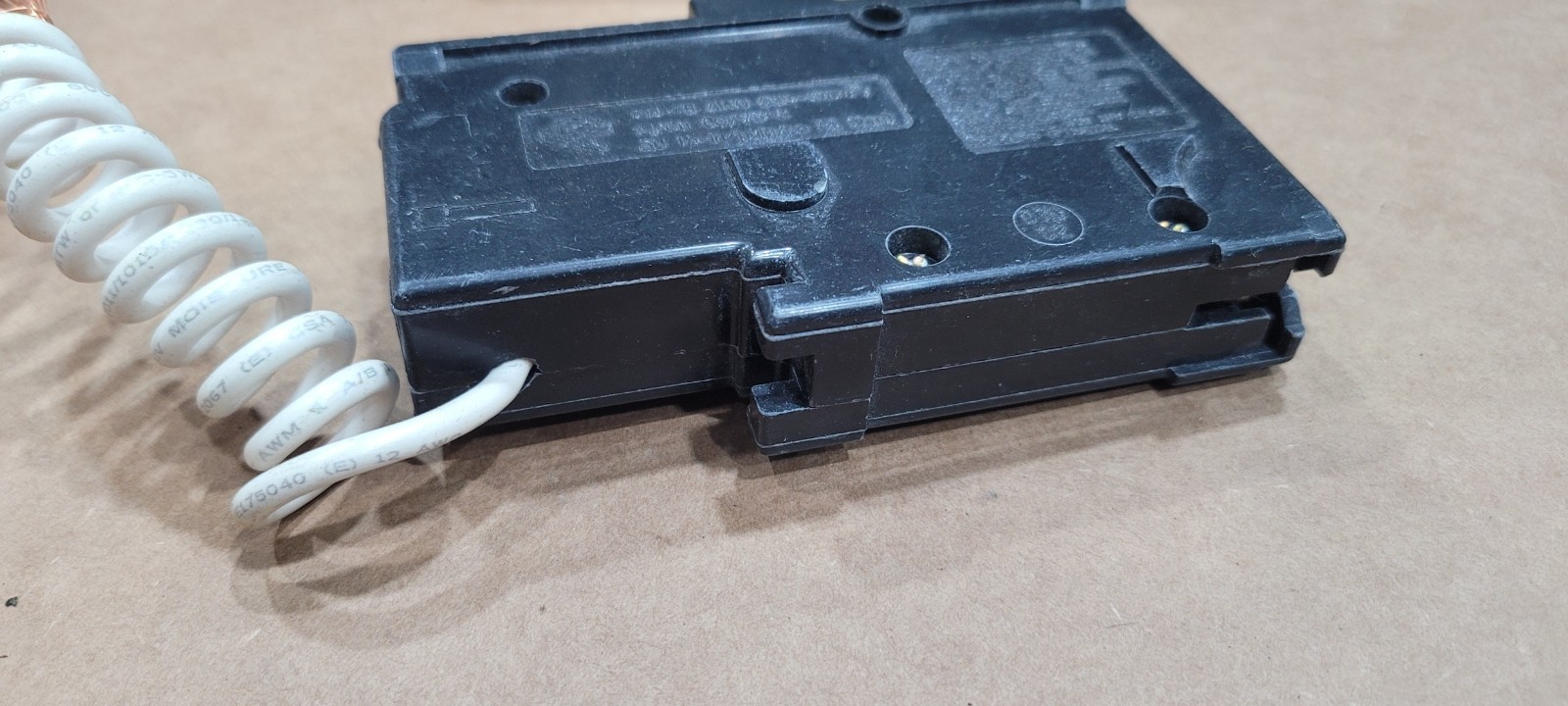 SQUARE D QO120GF1 CIRCUIT BREAKER 20A 120VAC 60HZ 1 POLE Homeline GFCI ground